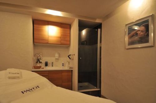 Hotel & Carlina
